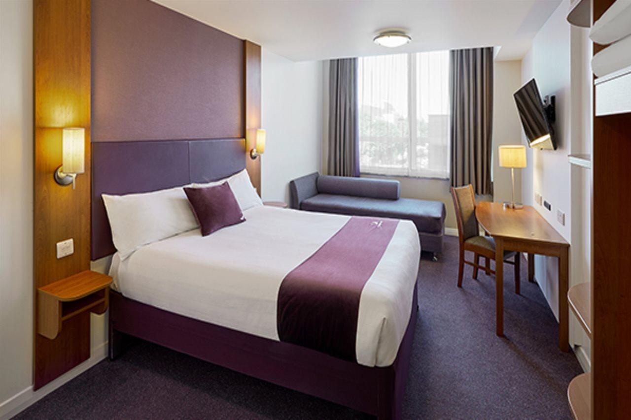 Premier Inn London Hampstead Esterno foto